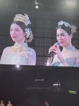 นี่แหละศิลปินที่เราเลือก หลิงออมให้เกียรติสถานที่ที่จัดงานตลอด ถ้างานจัดที่ไทยก็จะพูดไทยกันก่อนแล้วตามด้วยน้องออมพูดอังกฤษหรือพี่หลิงพูดจีนก็ว่าไปตามลำดับ ลีนจูนหัดมีมารยาทบ้างนะ😌 #หลิงหลิงคอง #LinglingKwong #หลิงออม #LingOrm 