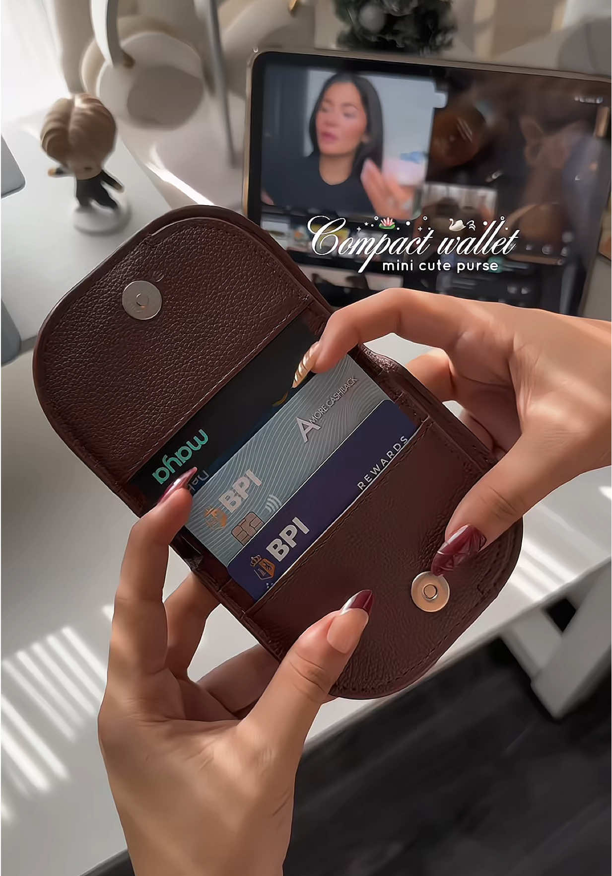 pov: you’re into compact wallet 🙋🏻‍♀️#wallet #walletforwomen #walletrecommendation #compactwallet #brownwallet 