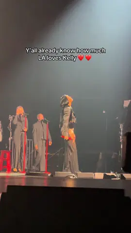 I’ve been waiting YEARS to see her #fyp #foryou #kellyrowland #destinyschild #theboyisminetour 