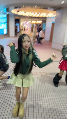 TikTokの下書き全部消えちゃったから、リベンジでセンターGUY撮ってきたょぉー🤩💙💙💙 かんかん、ちなみちゃん、一緒に踊ってくれてぁりがとぅ🫶🏻💖 こしょーさんに届け‼️ @こしょー【8/9 1st single リリース】  @かんかん💛Gallllllliy🦋 🍓 🪽  @🍓ccchinami🍓  ##109#ギャル ##コーンロウ##りーたぴ##おすすめ 