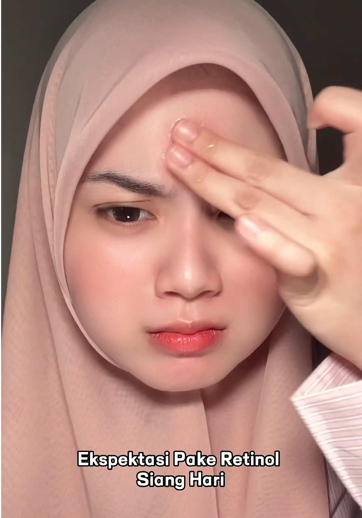 Emang boleh Moist Retinol Emina senyaman ini pas dipake, ga ada cekit2nya loh 😭🫵🏻💞 #moisturizeremina 