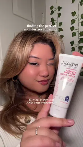 colder weather means extra moisture !! phsiogel calming relief cream always keeping my skin smooth n hydrated 😭🫂 #physiogel #rednesscream #skincarethatworks #skinbarrier #dermskin @physiogel_usa 