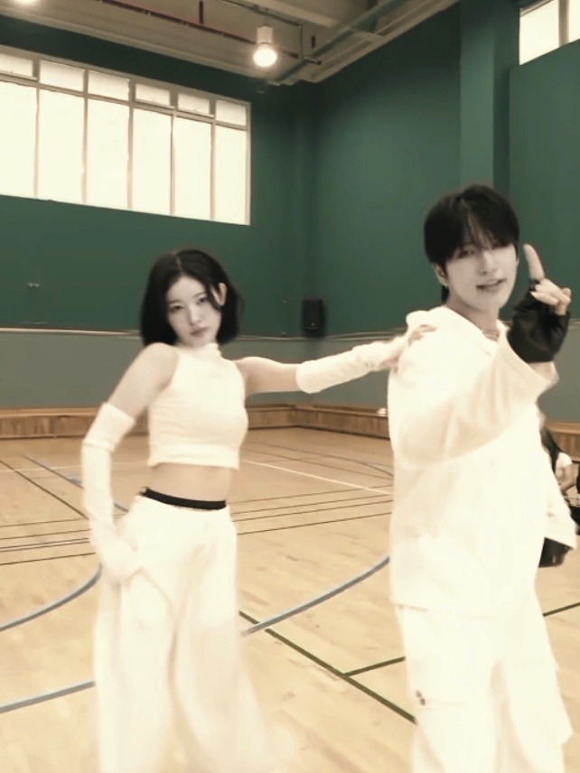 4 stages, 1 song, 1 vibe: Taebin’s magic everywhere. No matter where they perform, the connection never fades #yubinartbeat #taehyunartbeat #ohyubin #artbeat #Owuyubin 