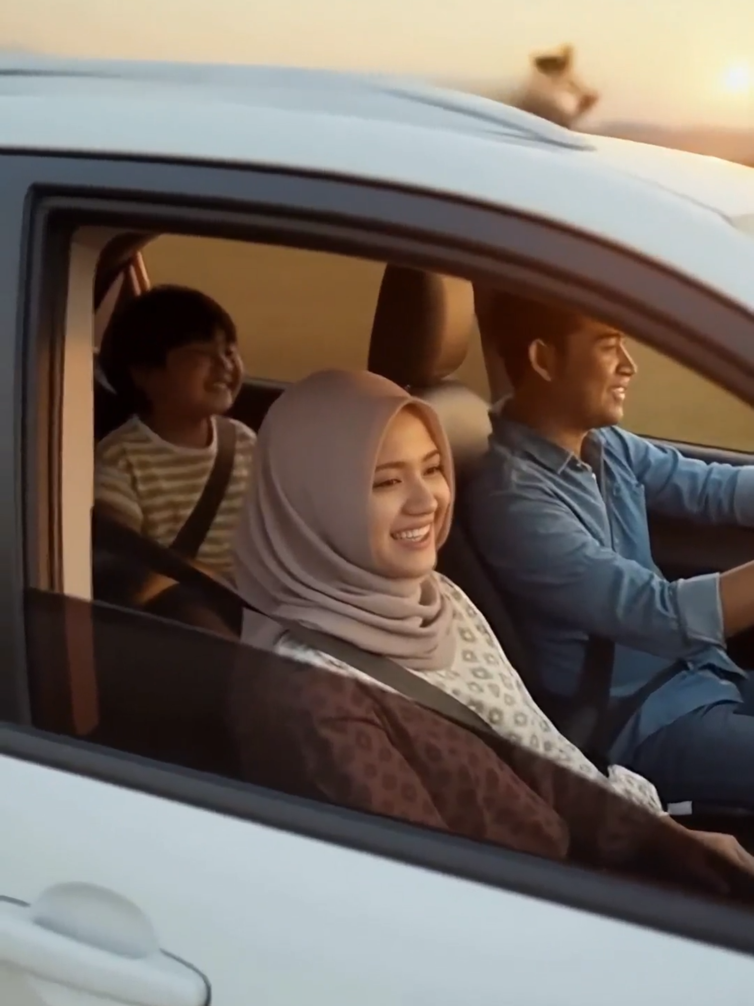 Cerita Pulang Kampung Part 2 #RycheFoamClean #CeritaKeluarga #PulangKampung #MobilBersihHatiTenang #CinematicIndonesia #FamilyJourney #ProdukLokal #CleanTogether #AutoCare #BersihTanpaRibet
