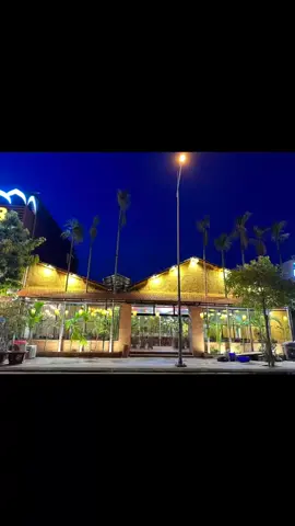 Không gian quán trang trí đèn mây tre đan#denmaytredan #denlongtrangtri #denlongtrangtrisanvuon #dennoithathiendai #trangtrinoithat 