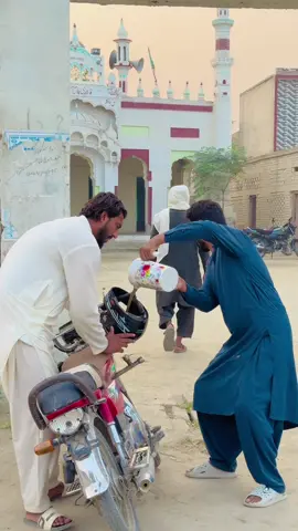 Ustad Ke Helmet Men Kichar Dal Di 😱 (part1) #sad #story #Foryou #foryoupage 