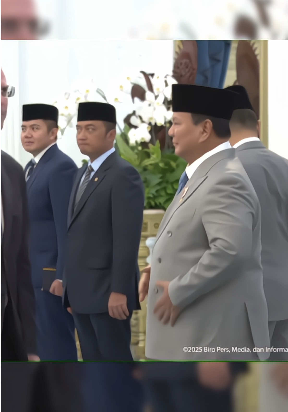 Seskab Teddy siang ini dalam acara Penyerahan Surat-Surat Kepercayaan Dubes LBBP untuk Republik Indonesia ✨ 📍Istana Negara , 7 November 2025