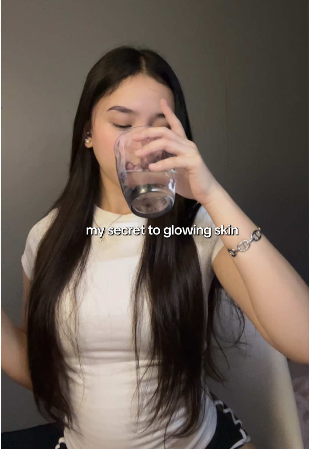 get that healthy glow from within with new moon soft glow! 🩷 