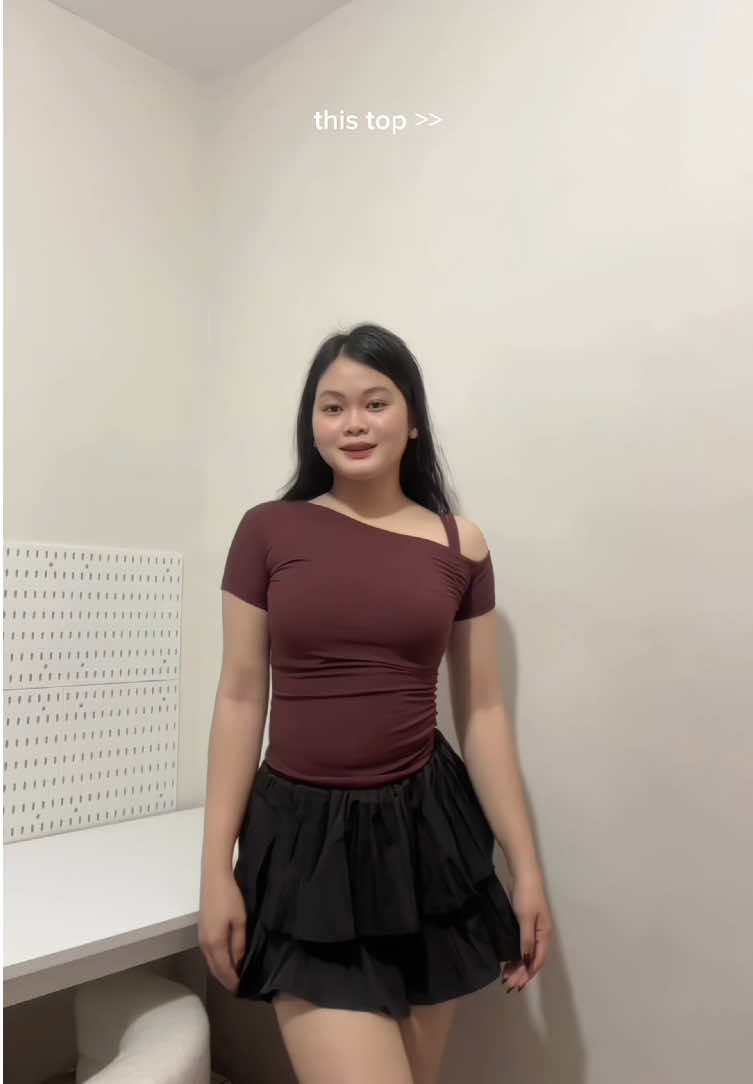 love this top, the fit it’s giving omg!!💫 #heyzoeytop #asymmetricaltop 