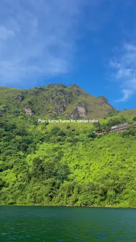 Sekali seumur hidup kamu harus coba kedanau toba 😍 #fyp #sumut #danautoba #pesonaindonesia #fypシ゚ 