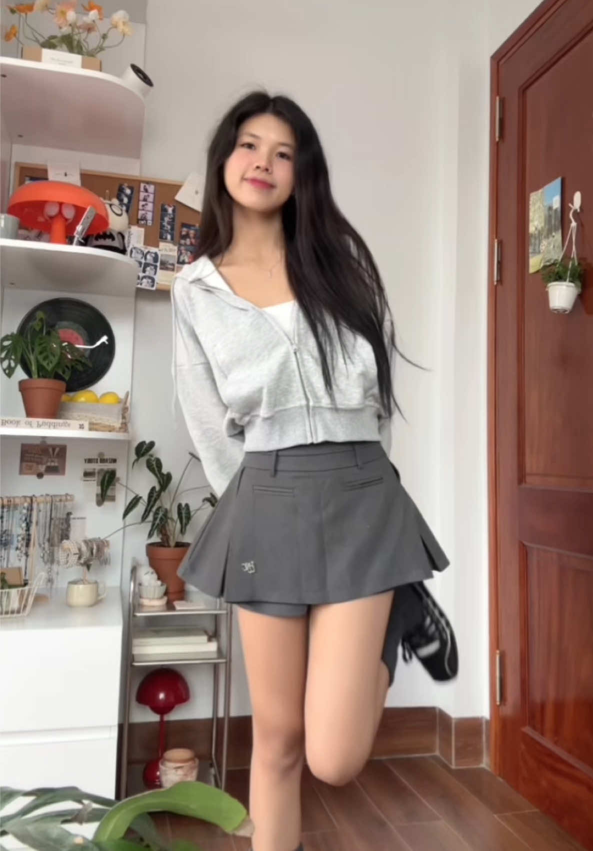 Dáng croptop này siu xinh mà mũ to nữa chứ 👉🏻👈🏻 #hoodie #mihohouse #OOTD #xuhuong #phoidoxinh 