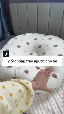 có nhiều mom phân vân có lên sắm gối chống trài ngược cho con ko với em thì rất lên sắm cho bé ạ các mẹ có thể tham khảo em này nha #đôsosinh 