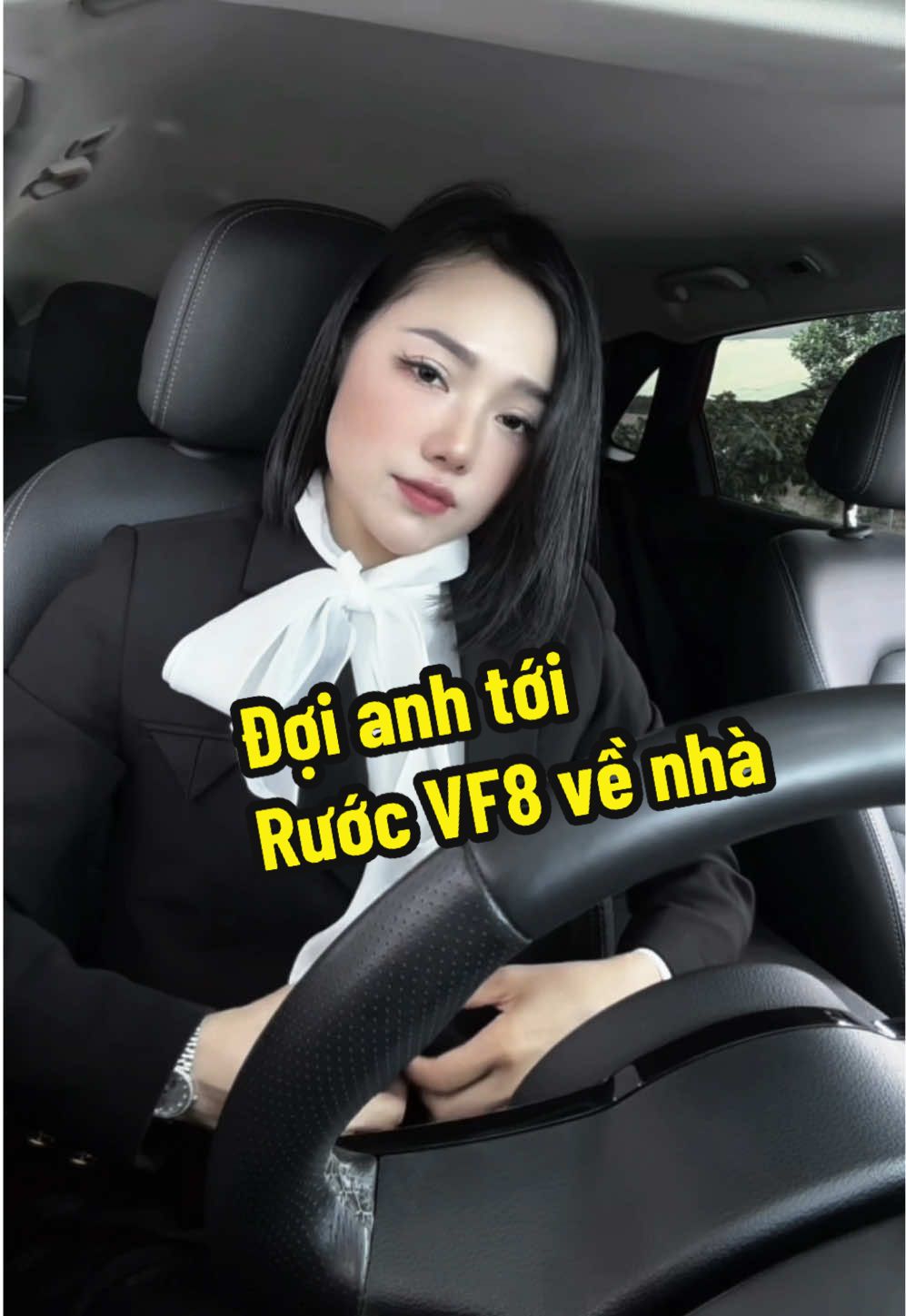 Em vẫn ngồi đây, chờ anh tới ….lái VF8 về nhà ! #xedien #vinfast #gf #vuhuyengfphutho #vf8 @Vũ Huyền-GF Phú Thọ 