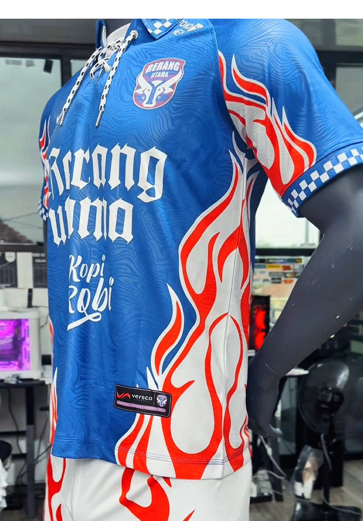 Jersey RERANG UTAMA  Jersey Paket Premium (Embos) Rp 129.000/Setelan (12 free 1 pcs) Material : Embos Topo Additional Celana Full Print Tipe Kerah Tali Raglan Cuting ✅ 12 free 1 pcs ✅ 24 free 2 pcs + bendera ✅ 36 free 3 pcs + rompi ✅ 48 free 4 pcs + bendera + rompi Custom jersey satuan maupun tim bisa banget di versco apparel Minat? Chat admin sekarang juga Admin 1 : 0898-667-5555 #jerseykelas #jerseybola #jerseyfutsal #jersey #jerseyprinting 