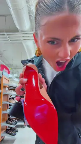 Thieves have stolen “priceless” jewelry from the Louvre in Paris, the world’s most-visited museum, in an audacious seven-minute raid, the French interior minister has said. #cnn #news #paris #france #louvremuseum