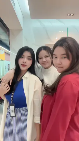 nyebelin anjir😭😭