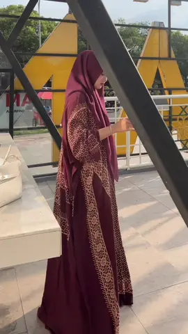 Pecinta abaya kaftan wajib sihh chekout kaftan Davina simpleee tapi motifnya superrr mewahh poll 😍🔥#kaftan #kaftanviral #dasterviral 