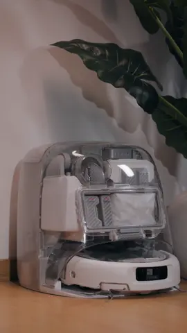 🌙 The most soothing part of the day? Watching DJI ROMO quietly finish its daily routine. No noise, no fuss — just calm, clean perfection. ✨ DJI ROMO's 3-stage sound suppression system, filters out up to 80% of noise, so even your cat won't notice. 🐾 🧹 Sit back, zone out, and let the quiet do the cleaning. Link in bio. #DJI #DJIROMO #vacuumcleaner #robotvacuum #smarthome 