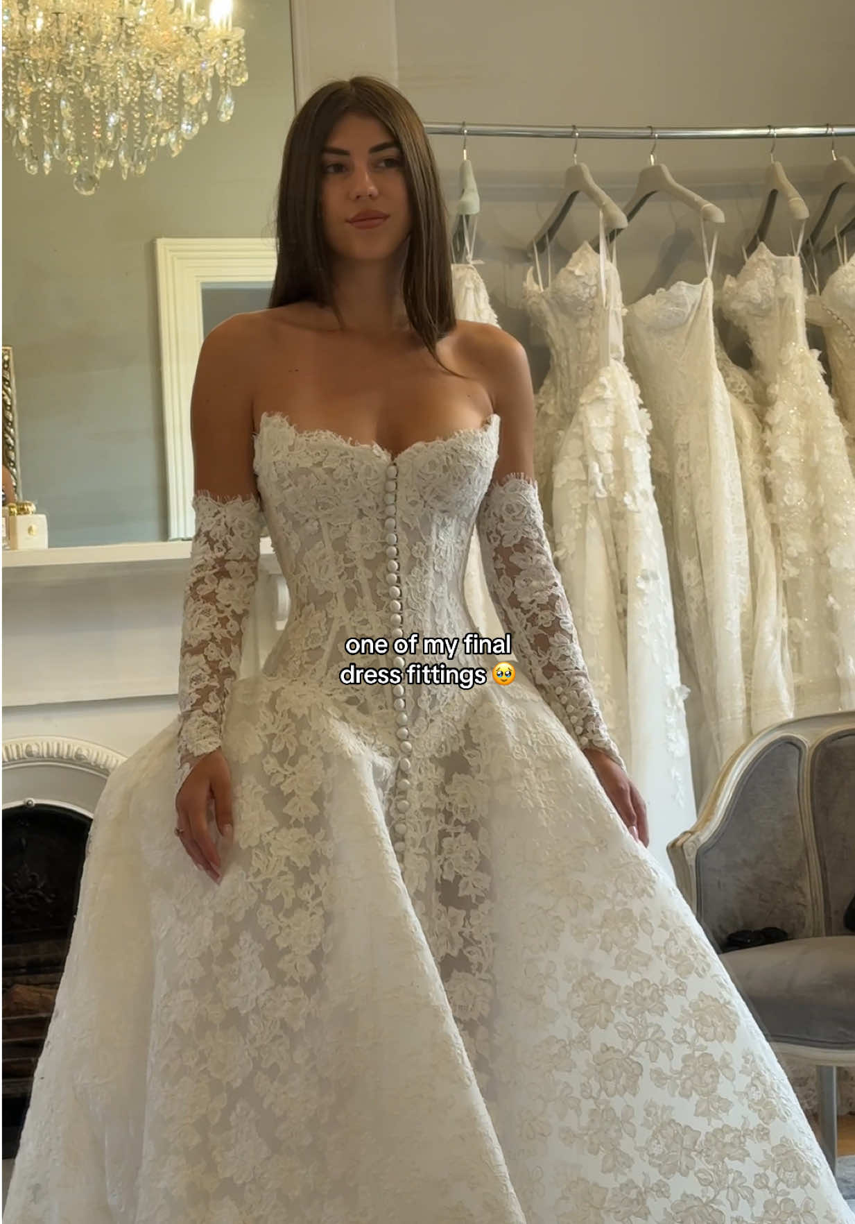 i ended up doing no gloves!  @pallascouture 