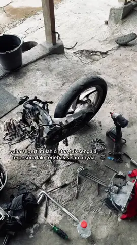 mau gimana lagi#monyonggarage #sadstory #fyp #bengkelrumahan #koj 