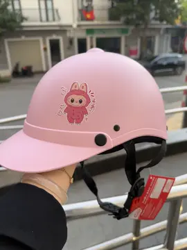 Mũ bảo hiểm đạt chuẩn đi xe máy #vairalvideo #nónbảohiểm #tiktok 