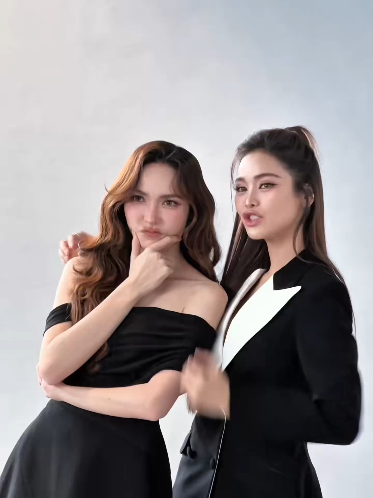 Photo time📸💚@engfa32 @itscharlotty #engfawaraha #charlotteaustin #อิงฟ้ามหาชน #ชาล็อตออสติน #englot #iQIYIiJOYTH2026xENGLOT