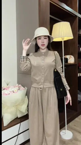 80 cái sổ đỏ mà ngta còn làm ngày làm đêm. Mình mà có 1 tỉ chắc mai ở bến thượng hải ngắm hoàng hôn quá 🤧#maichiclothing 