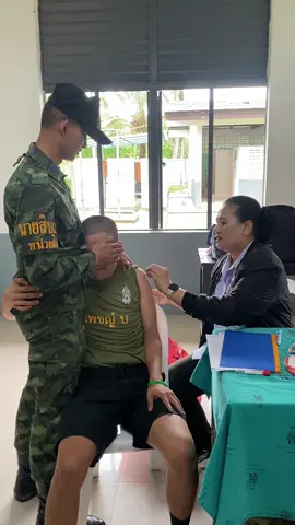 ดูแลดั่งพี่น้อง… ผ่านมันไปให้ได้ไอหนู #ทหารใหม่268 #ทหารปืนใหญ่ 