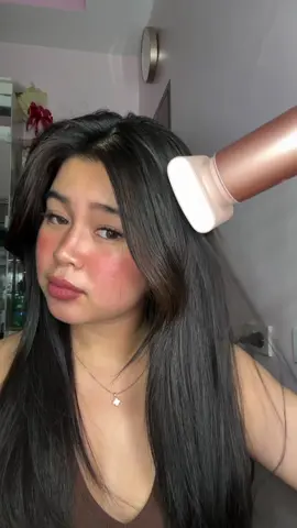 This Dreame Pocket Uni is my ultimate travel bestie! 💼💨 Super handy and stylish!! 100% recommend it to all the girlies out there! @Dreame Ph Don’t miss the 11.11 sale! 🛍️🔥 #dreameph #dreamephilippine #DreamePocketUni #Dreame1111sale 