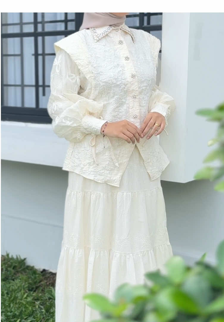 Blouse dengan model kekinian cocok untuk Lebaran 2026 nanti nih 😍 #atasanwanita #blousekekinian #blouselebaran #lebaran 