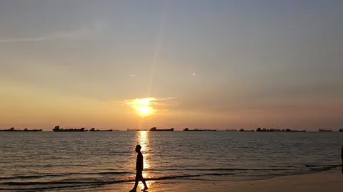 নদী শেখায়-বযে যেতে জানতে হয়, না হলে জমে থাকা জলও ব্যথা হয়ে ওঠে।