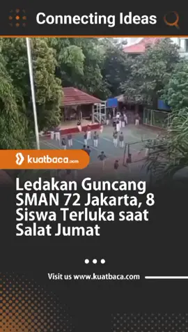 Ledakan terjadi di area masjid SMAN 72 Jakarta, yang berlokasi di Kompleks TNI Angkatan Laut (AL) Kodamar, Kelapa Gading, Jakarta Utara, pada Jumat (7/11/2025) siang. Insiden ini sontak membuat aktivitas di sekitar sekolah lumpuh sementara, sementara aparat kepolisian langsung memperketat penjagaan. Pantauan di lokasi menunjukkan sejumlah personel Brimob bersenjata lengkap berjaga di depan gerbang utama SMAN 72 Jakarta. Polisi juga tampak menyisir area sekolah untuk memastikan keamanan dan mencari sumber ledakan. Hingga sore hari, garis polisi masih terpasang di sekitar masjid sekolah tersebut. Menurut informasi awal, delapan siswa SMAN 72 Jakarta dilaporkan mengalami luka akibat ledakan itu. Namun, Tunggul enggan memastikan jumlah korban. “Untuk dugaan penyebab dan lain-lain mohon ditunggu. Kami masih menghimpun data di lapangan,” katanya. Salah satu saksi mata, Indra Maulana (28), warga sekitar lokasi, menuturkan bahwa ledakan terjadi saat salat Jumat berlangsung di masjid sekolah. Ia mengatakan sempat terdengar dua kali ledakan dari arah SMAN 72. “Setelah terdengar ledakan, asap mengepul dan terdengar murid berteriak karena panik,” ungkap Indra. Tak lama kemudian, mobil ambulans datang dan mengevakuasi sejumlah siswa. “Kalau tidak salah ada delapan orang yang jadi korban,” tambahnya. Hingga malam, Tim Penjinak Bom (Jibom) Polda Metro Jaya masih melakukan penyelidikan di lokasi. Beberapa kendaraan Jibom tampak bersiaga di depan sekolah, sementara aparat gabungan bersenjata juga masih berjaga. Juru Bicara Densus 88 Antiteror Polri, AKBP Mayndra Eka Wardhana, menyampaikan bahwa pihaknya tengah menelusuri kemungkinan adanya unsur terorisme dalam kejadian tersebut. “Densus 88 masih melakukan pendalaman apakah insiden tersebut terdapat unsur terorisme atau tidak,” kata Mayndra.