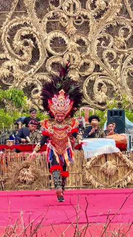 Topeng Irengnya Sanggar Saudjana #senimagelang #sanggarsaudjana #topengireng #sawangan #festivalkebonkliwon 