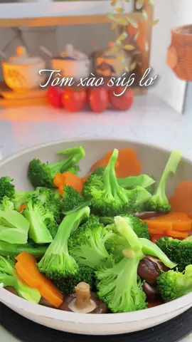 Mời cả nhà đĩa tôm xào súp lơ siêu siêu bắt cơm ý #tomxaoraucu #tomxaosuplo #cooking #nauancungtiktok #venhaancom