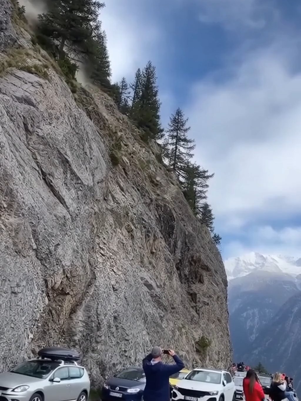 “The hill moved. The road didn’t.” #aivideo #simulation #visualization #cgi #disasteredit #viralvideos #contentcreators