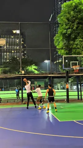 Who said your leader wasn’t good at playing 🏀?🔥😡#basketball #NBA #slamdunk #pfy #dunk 