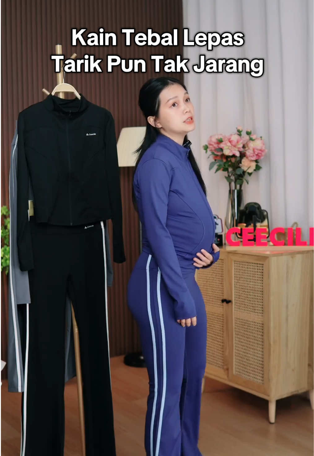 Slimfit Jacket ni sesuai yg petite atau sis cari jacket support untuk high impact activities #slimfitjacket #fitnesstop #bajusukan #tiktoklive #livehighlights 