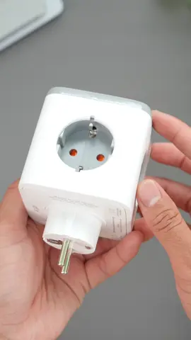 Kaka ngecas banyak device pake ini sih🙏🏻 #kiipcollectiongadget #powerstation #kiipgadget #stopkontak 