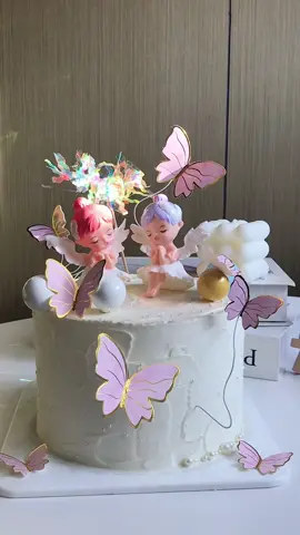 Let these angelic decorations make your cake shine brightly! Butterflies, cute angels, and sparkling elements make every birthday full of magic. Perfect for a dreamy party!#angelcake#birthdaydecor#caketpppers#fairyvibes#partymagic