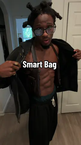 Dont he the last guy trying to pull this look off! #mensfashion #smartwaller #manbag  #unisex #underarmbag 