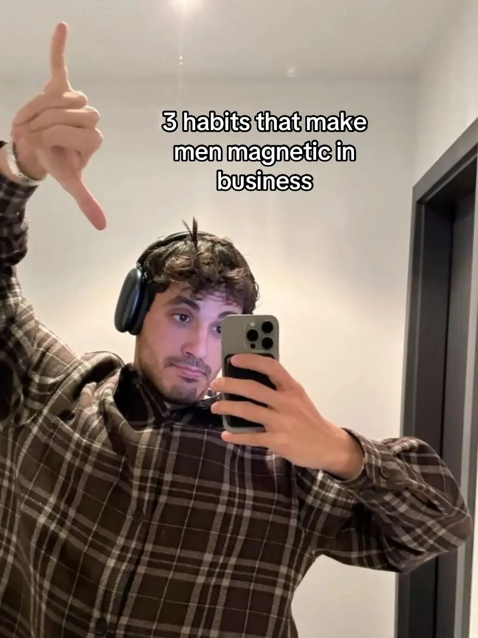 Magnetism isn’t about status, it’s about how you carry yourself. #CoachCraftAI #MensGrowth #Charisma #Leadership #CareerConfidence 