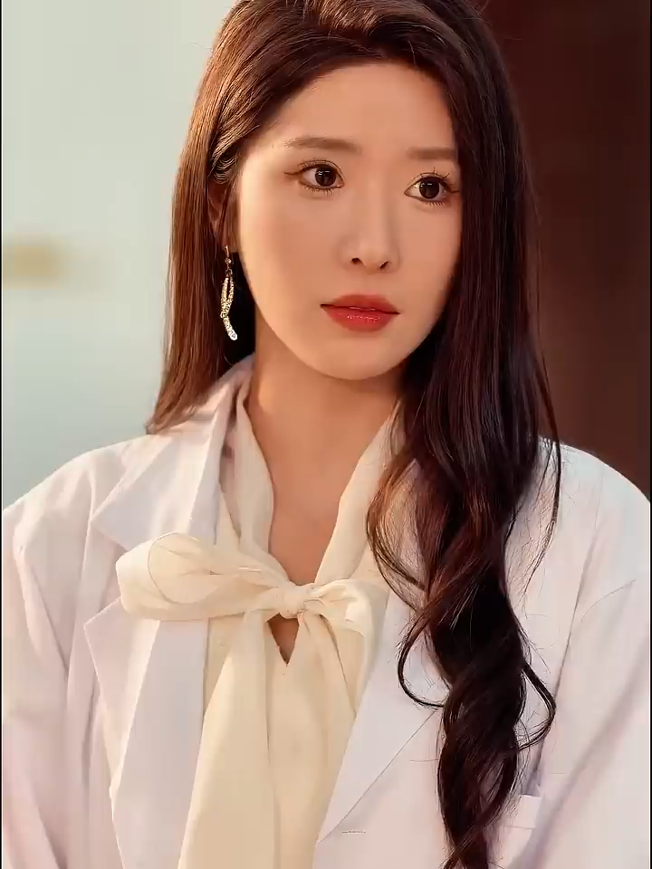 Anak Itu Memanggilnya Ayah Mengungkap Kebohongan yang Terselubung Rapi . . . . . . . . . . #alurfilm #ceritapendek #shortmovie #rangkumanfilm #alurcerita #alurceritafilm #filmindonesia #cantik #drama #filmcina #dramatiktok #seru #dramachina #fyp #cina #film #filmseru #kaya #baik #CEO