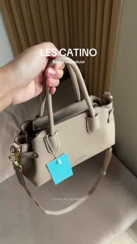 Lagi lagi cocok sama tas les catino, manis dan mewah looknya 🥰 #lescatino #taslescatino #lescatinobag #taswanitamurah #tasselempangwanita 