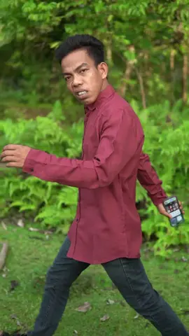Lewat lagi abg tampan ya