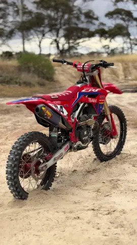 #84films #CRF250R 