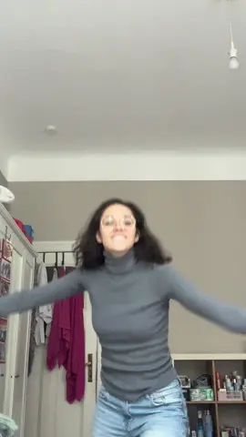 Mood when you start your work day later than usual ⚡️