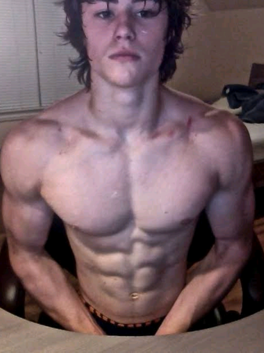 انا لوحدي اللي بعمل كده ؟ #foryoupage #foryoupage #fyp #davidlaid #gym 