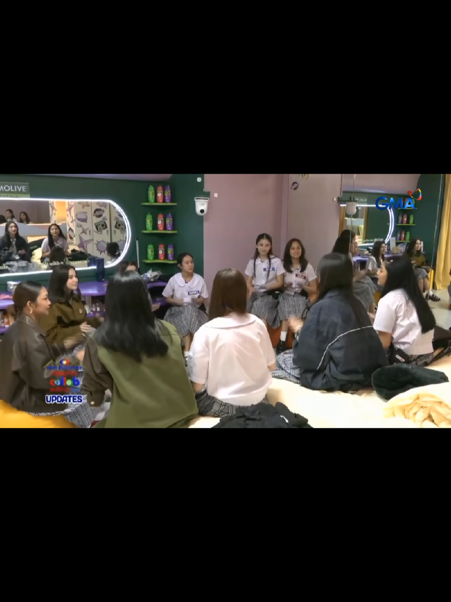 Habang nakatambay ang girls sa bedroom at naghihintay sa hudyat ng pagsisimula ng kanilang weekly task, naisipan nilang maglaro ng very interesting game. | PBB Celebrity Collab Edition 2.0 Updates🏠✨ #pbb #pbbcelebritycollabedition #pbbcelebritycollabedition2point0 