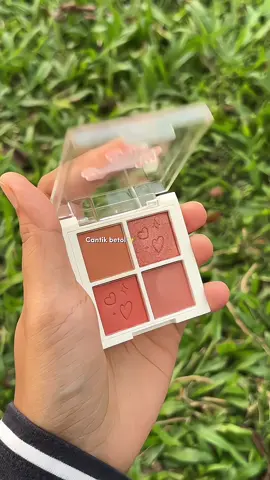 Size travel harga tak sampai sepuloh  #eyeshadowpalette #eyeshadowelianto #eliantoeyeshadow 