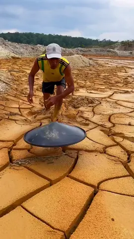 Ternyata tanah itu mengandung emas